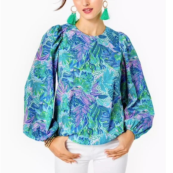 Lynnley Top Color: Botanical Green Holiday In The Sun - Picture 1 of 3